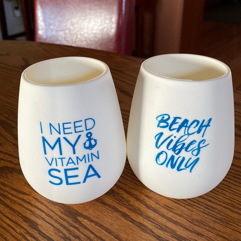 Rubber tumbler set
